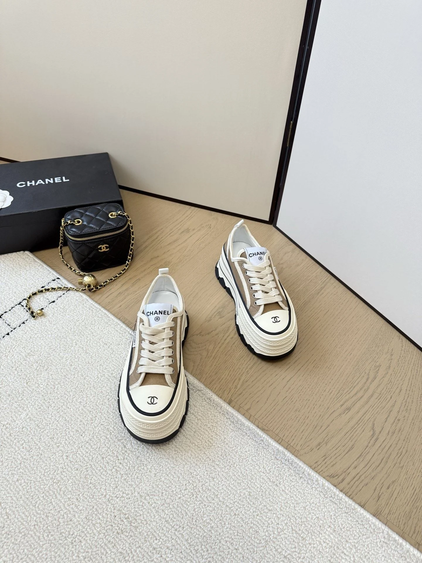 MoistureWicking Chanel Sport Shoes 17287