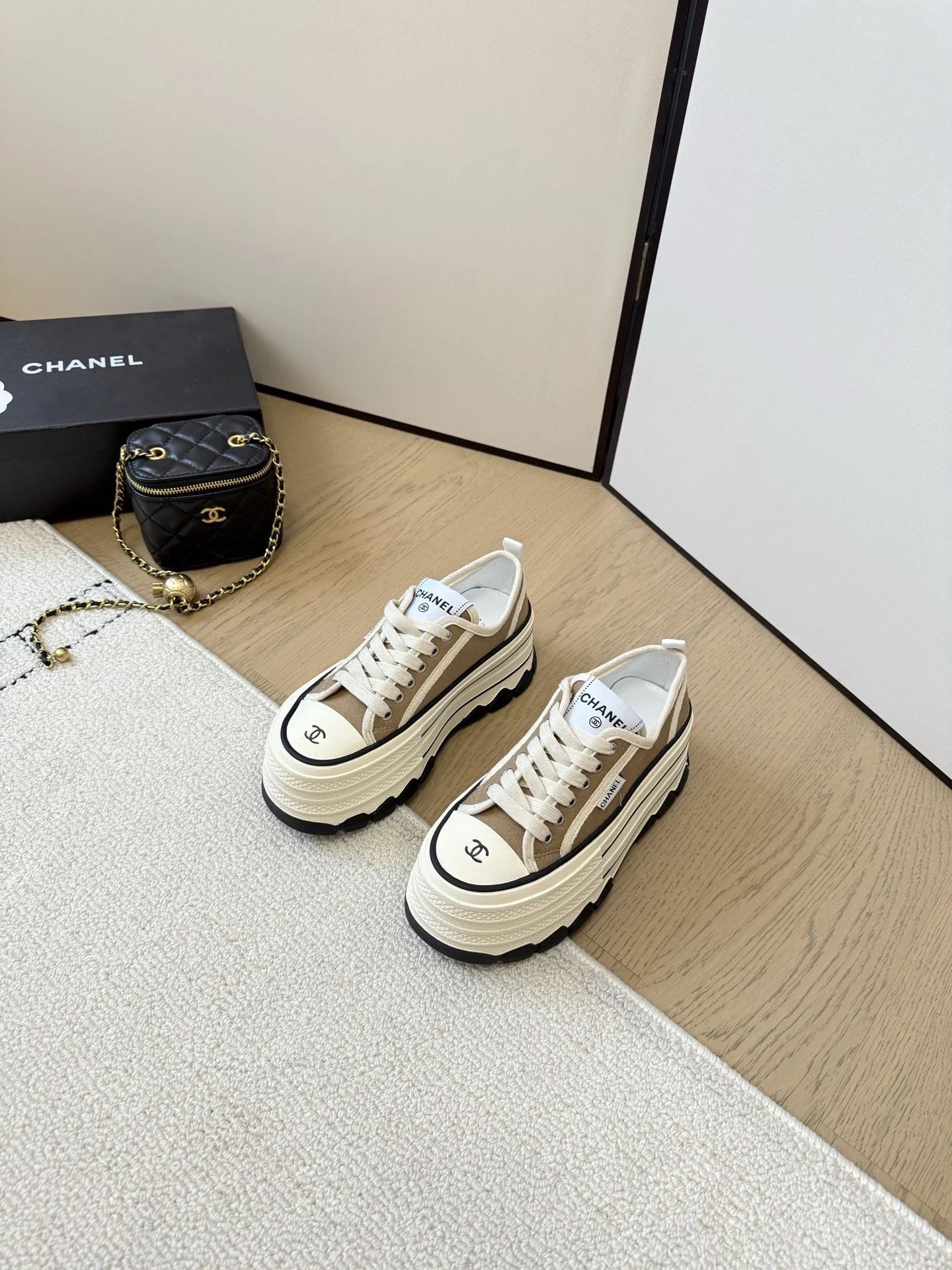 MoistureWicking Chanel Sport Shoes 17287