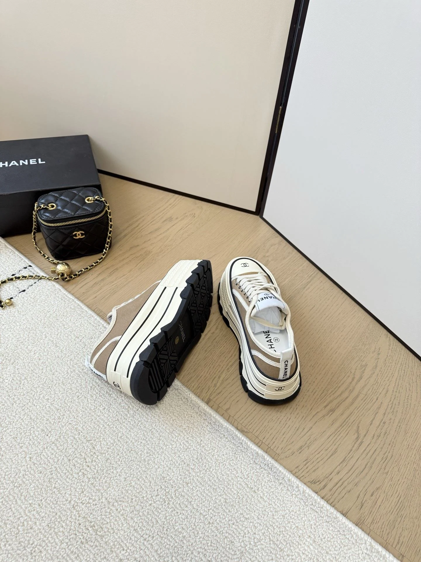 MoistureWicking Chanel Sport Shoes 17287