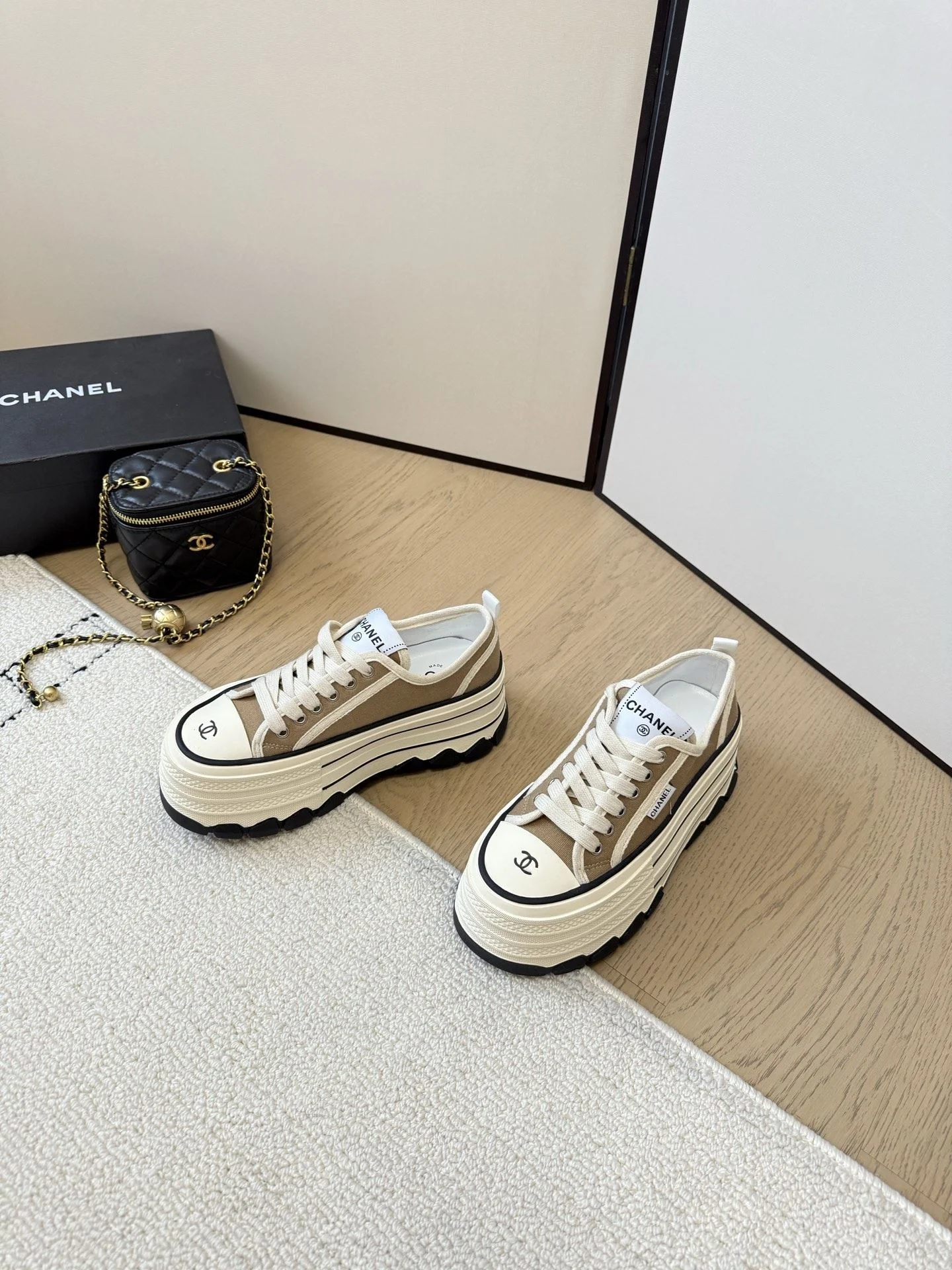 MoistureWicking Chanel Sport Shoes 17287