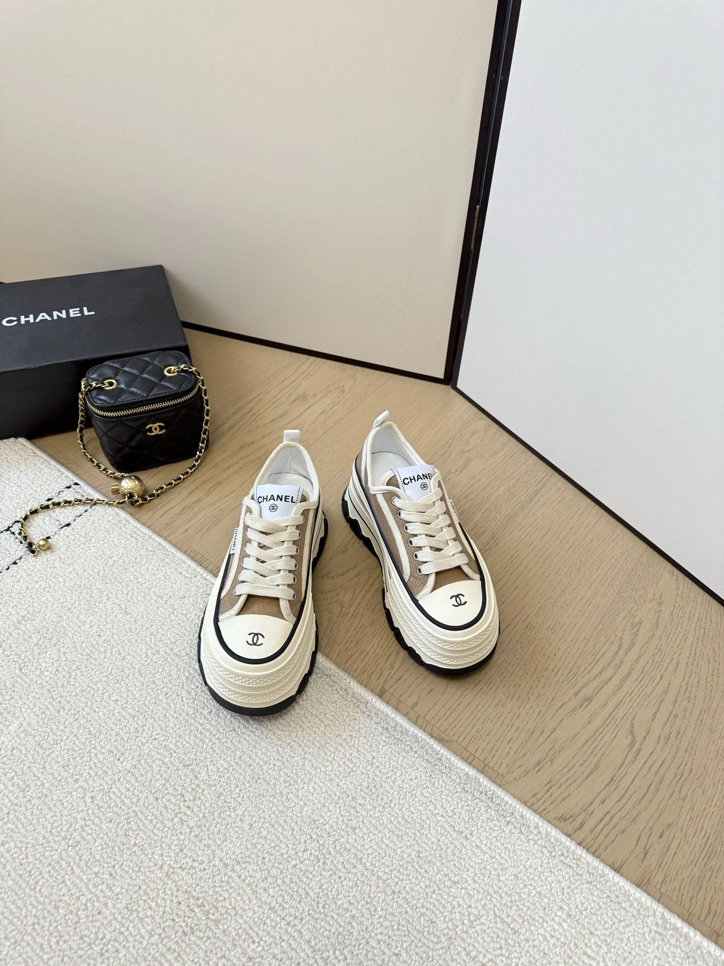 MoistureWicking Chanel Sport Shoes 17287