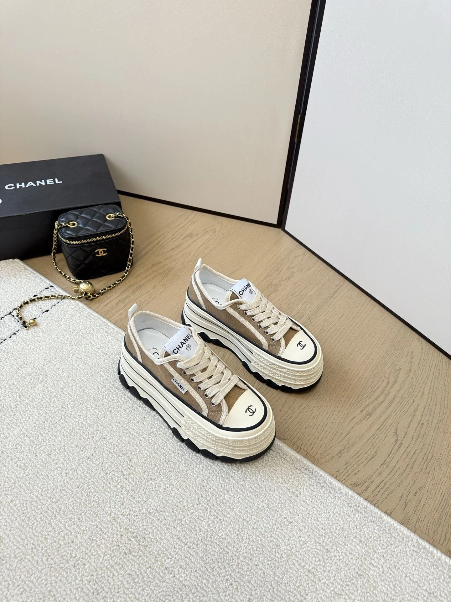 MoistureWicking Chanel Sport Shoes 17287