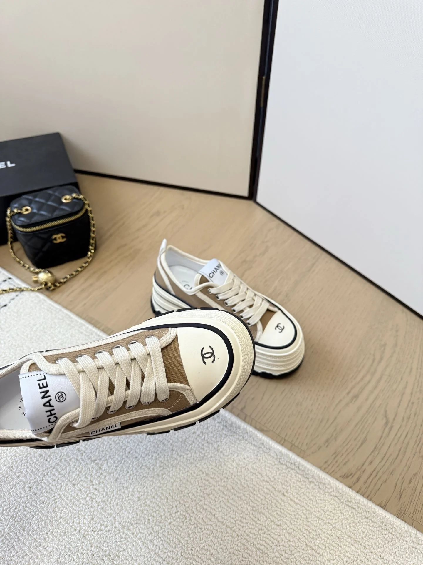MoistureWicking Chanel Sport Shoes 17287