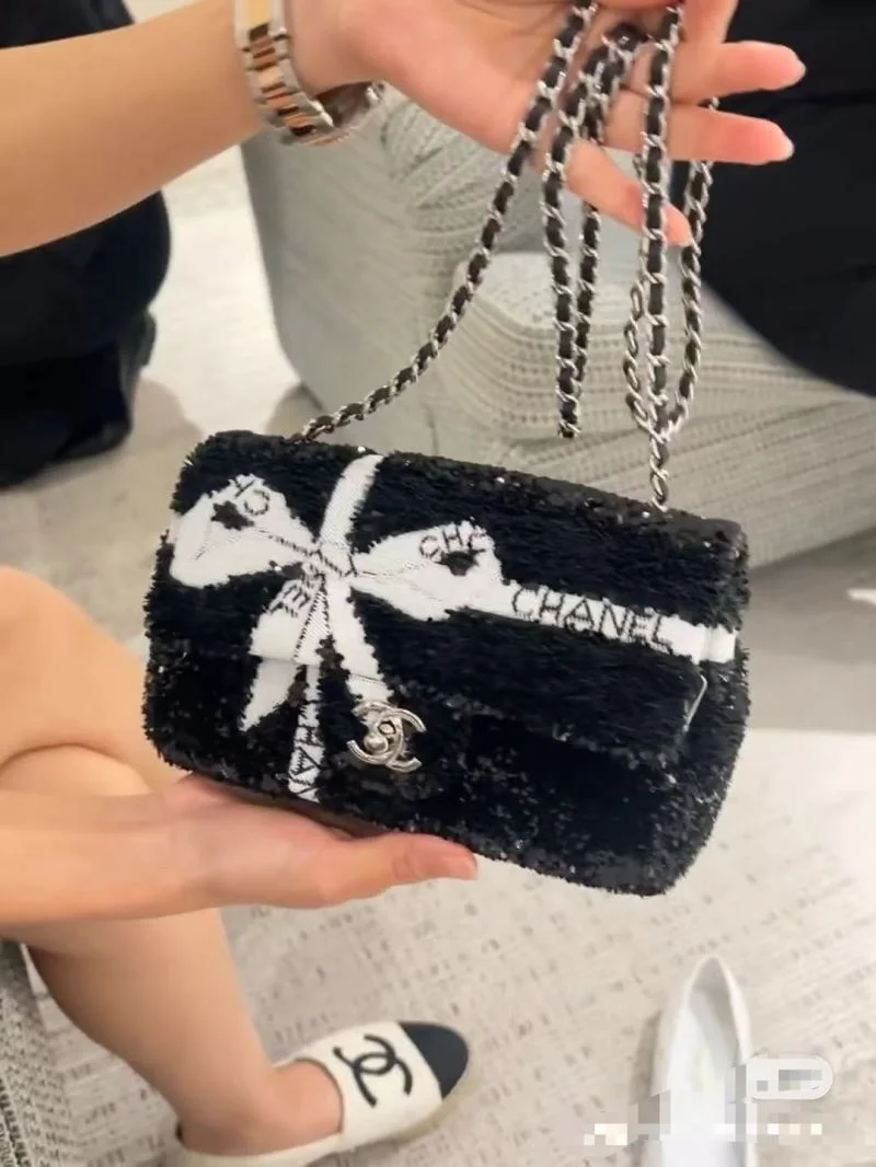 Minimalist Chanel Stachel Bags 54699