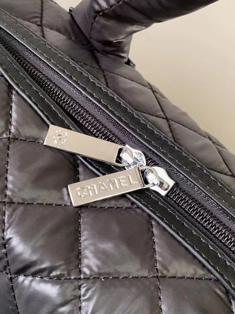 Lightweight Chanel Suitcase 69365