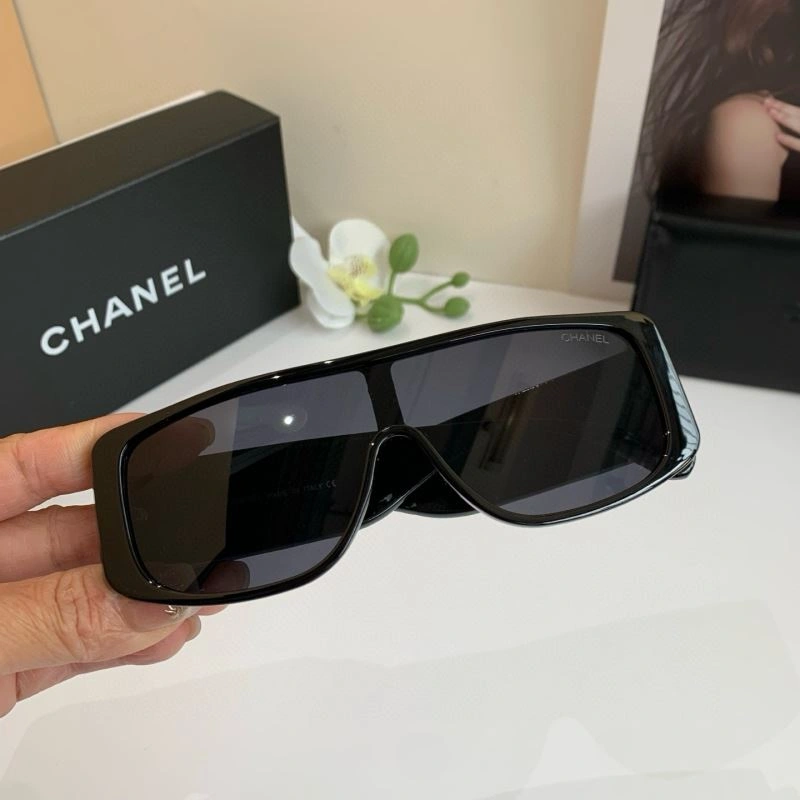Unisex Chanel Sunglasses 278138