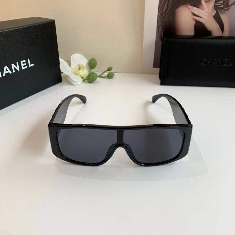 Unisex Chanel Sunglasses 278138
