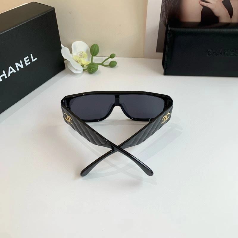 Unisex Chanel Sunglasses 278138