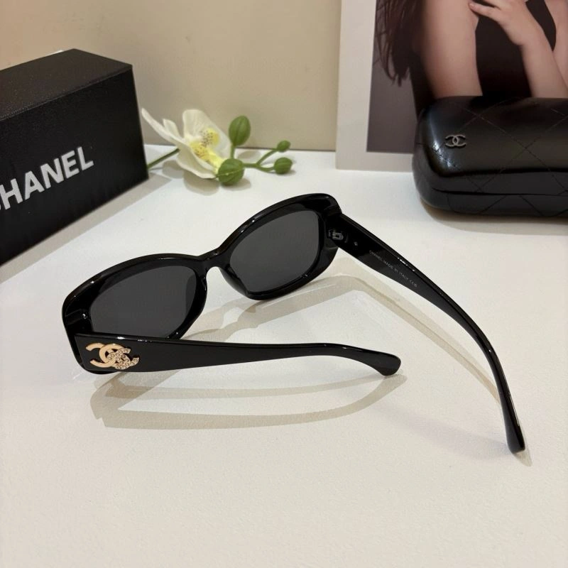 Chanel Sunglasses Durable 278143