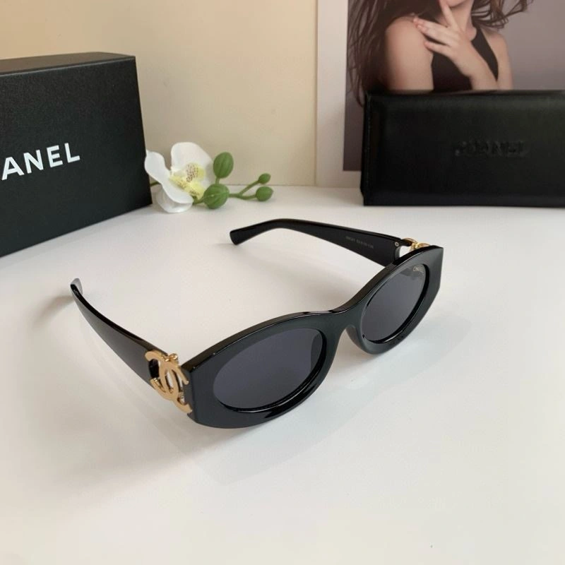 Chanel Sunglasses Versatile 278096
