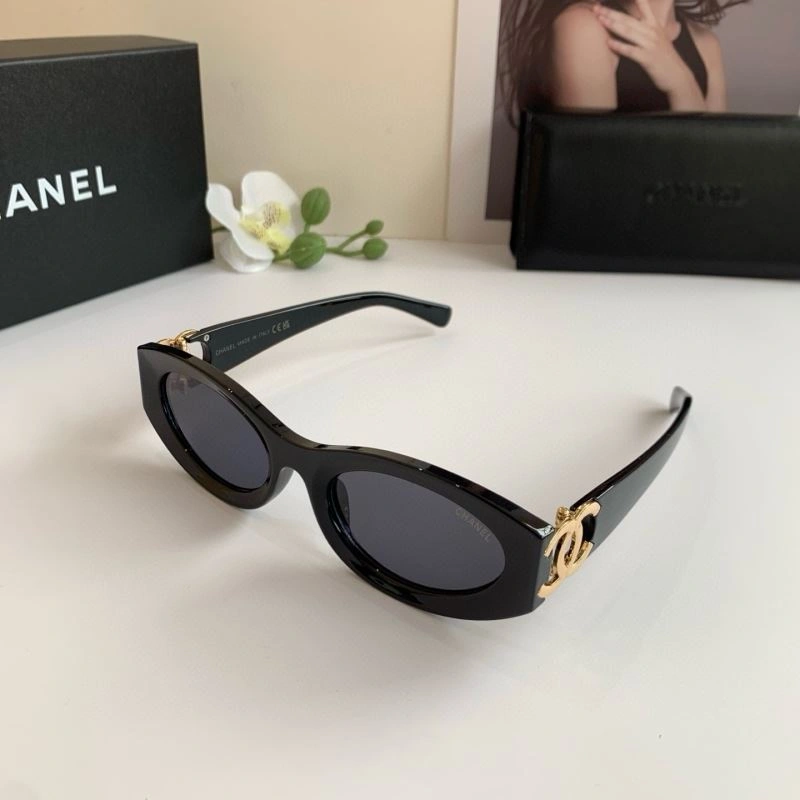 Chanel Sunglasses Versatile 278096