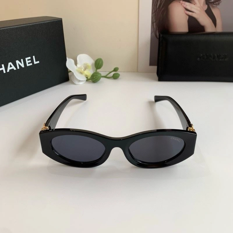 Chanel Sunglasses Versatile 278096