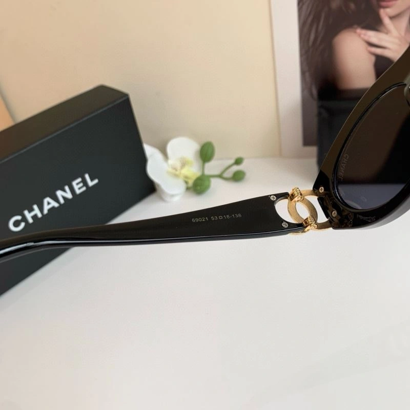 Chanel Sunglasses Versatile 278096