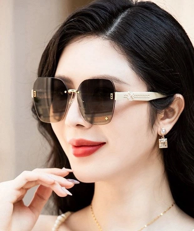 ZipUp Chanel Sunglasses 278123