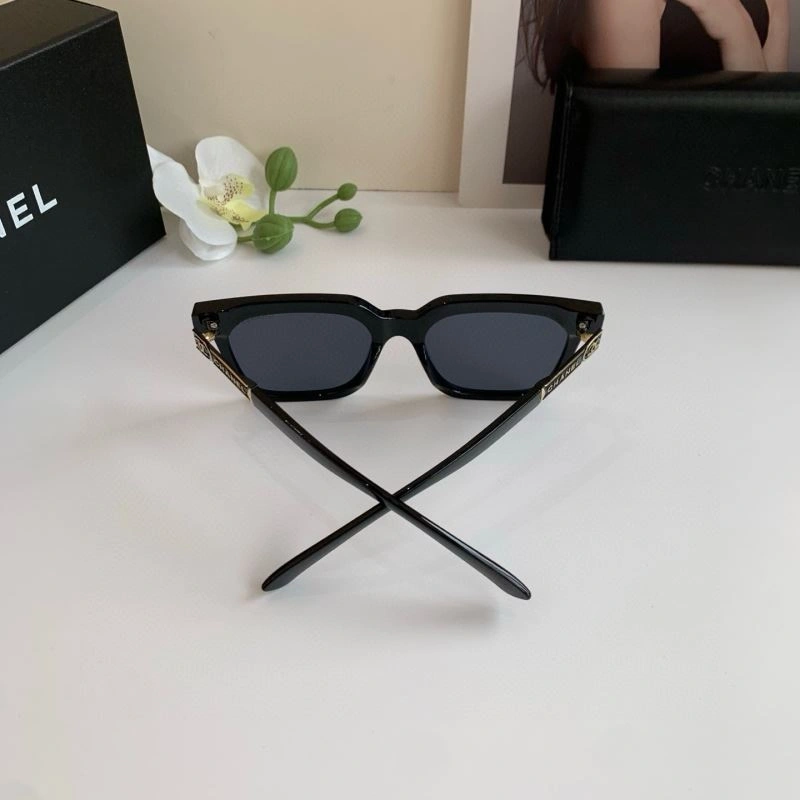 Practical Chanel Sunglasses 278104