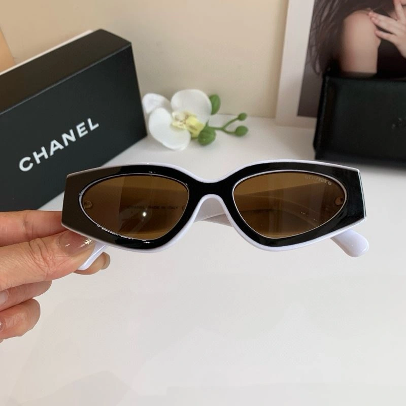 Chanel Sunglasses Effortless 278070