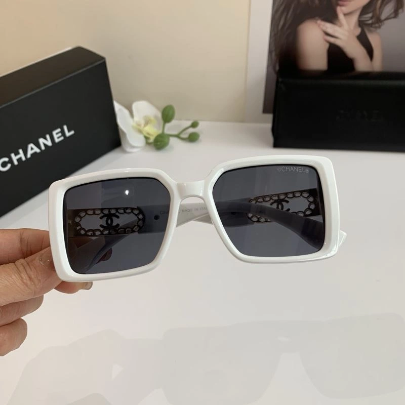 Chanel Sunglasses Effortless 278050