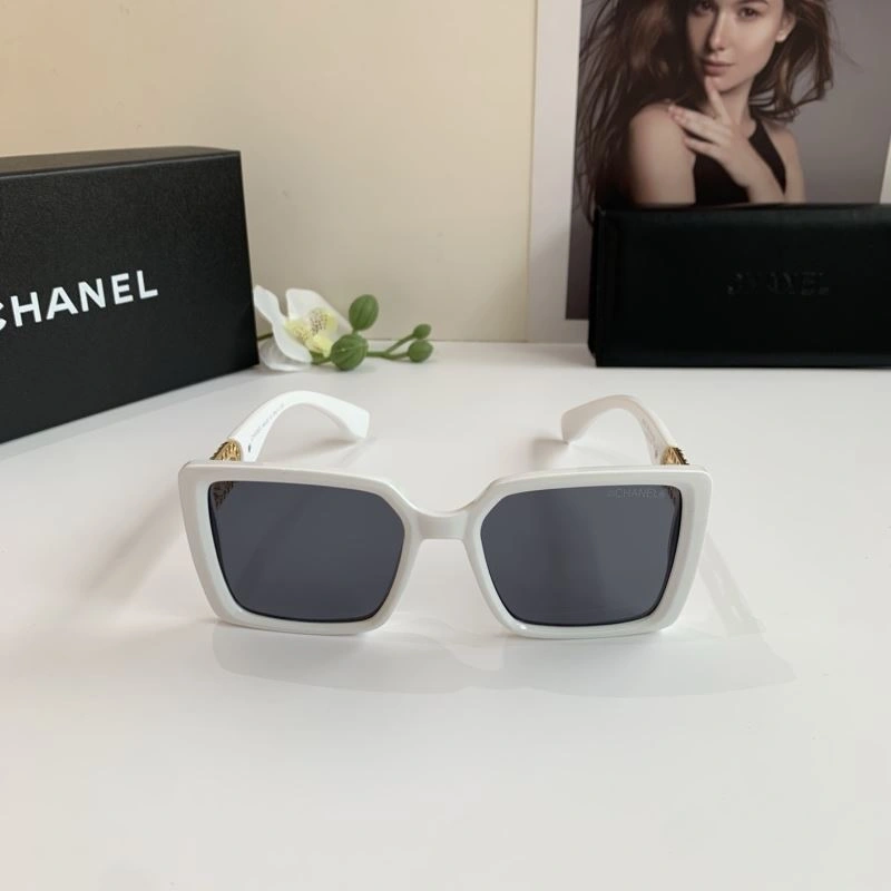 Chanel Sunglasses Effortless 278050