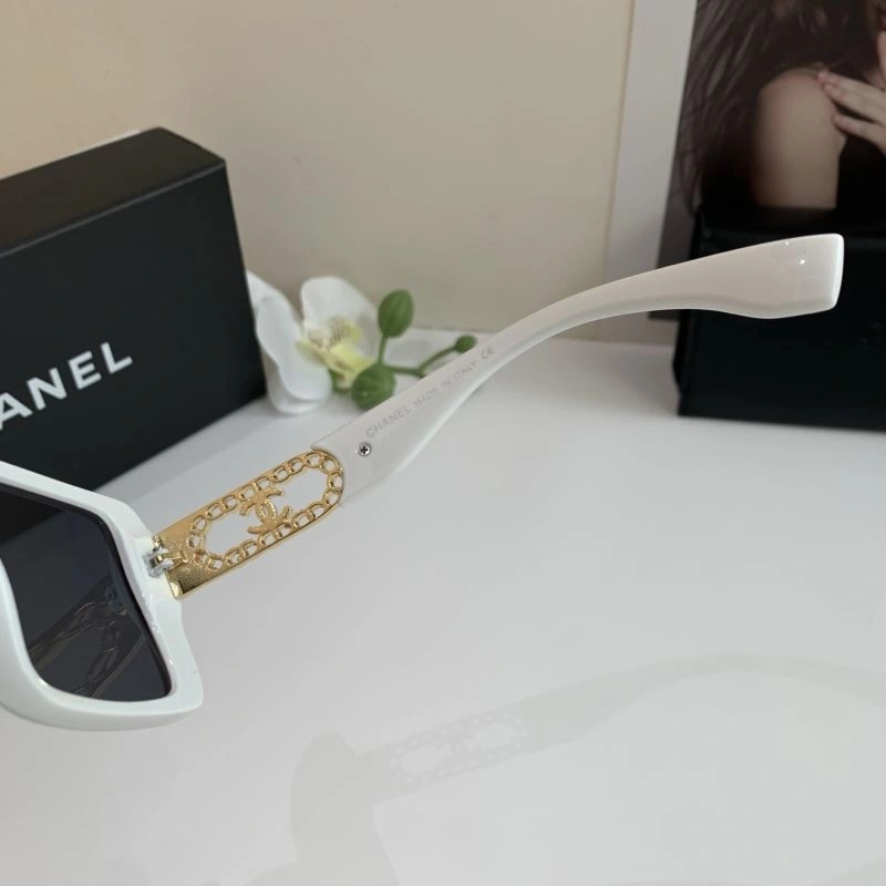 Chanel Sunglasses Effortless 278050