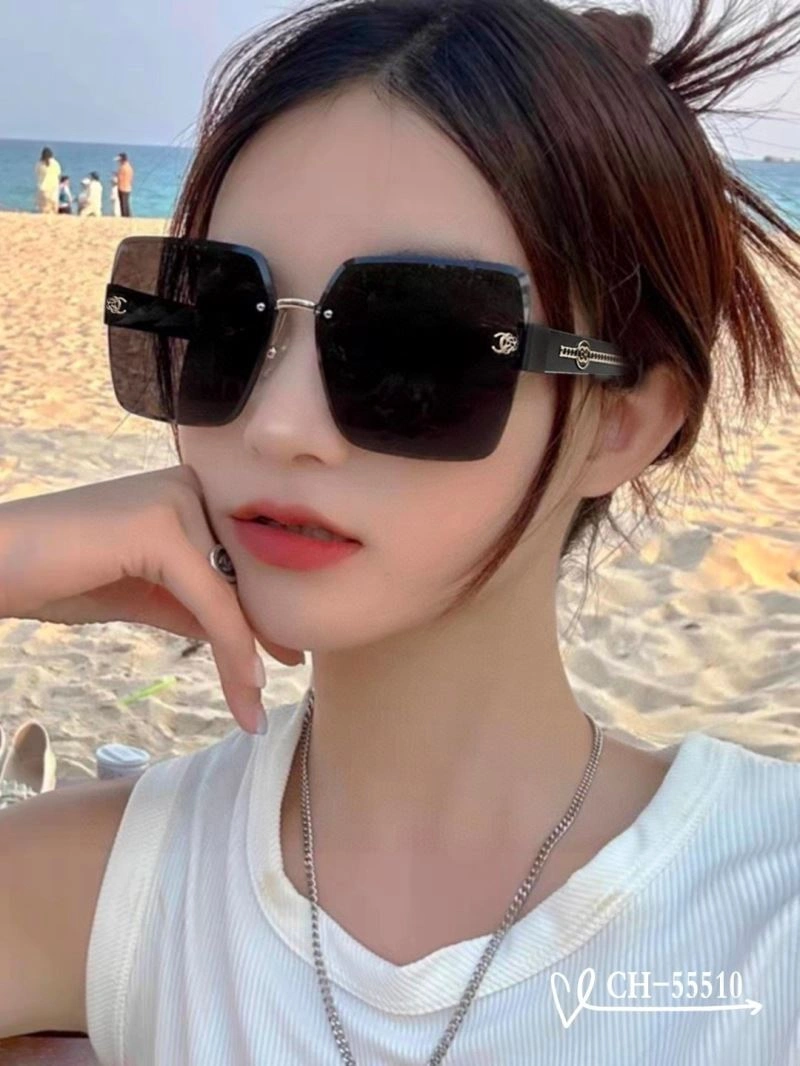 Sleek Chanel Sunglasses 278037