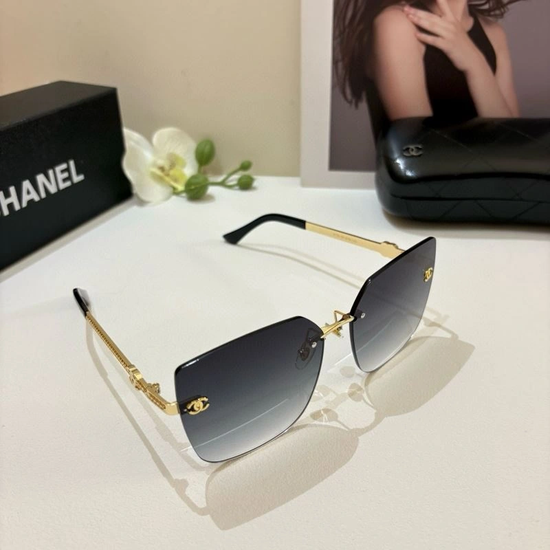 Elegant Chanel Sunglasses 278026