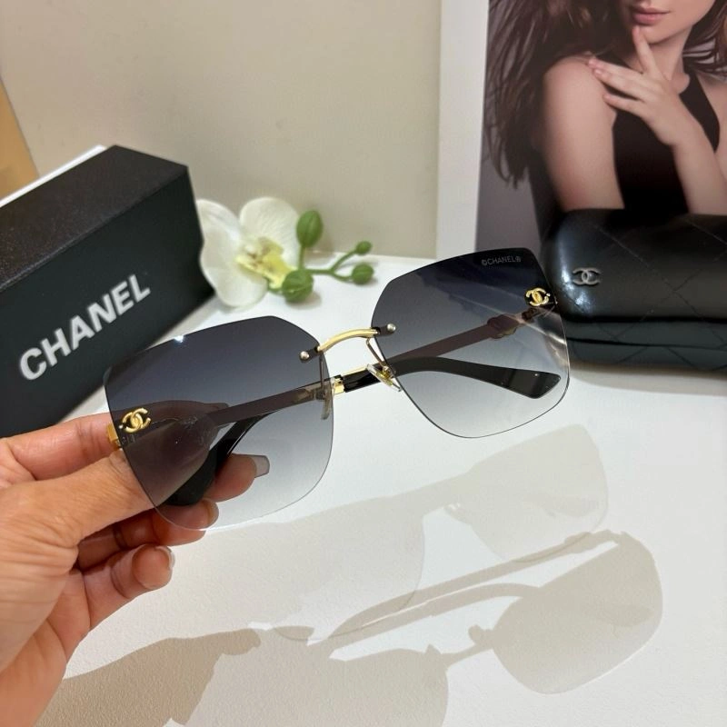 Elegant Chanel Sunglasses 278026