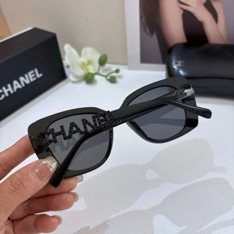 WellDesigned Chanel Sunglasses 278013