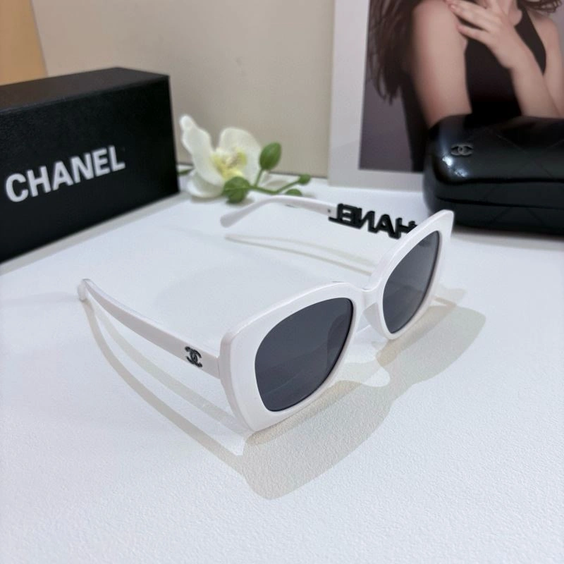 Chanel Sunglasses Compact 278008