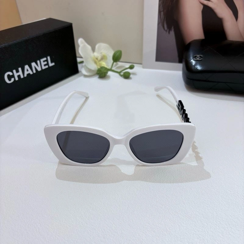 Chanel Sunglasses Compact 278008