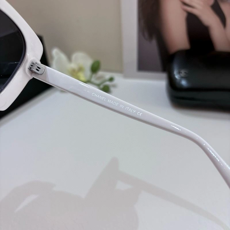 Chanel Sunglasses Compact 278008