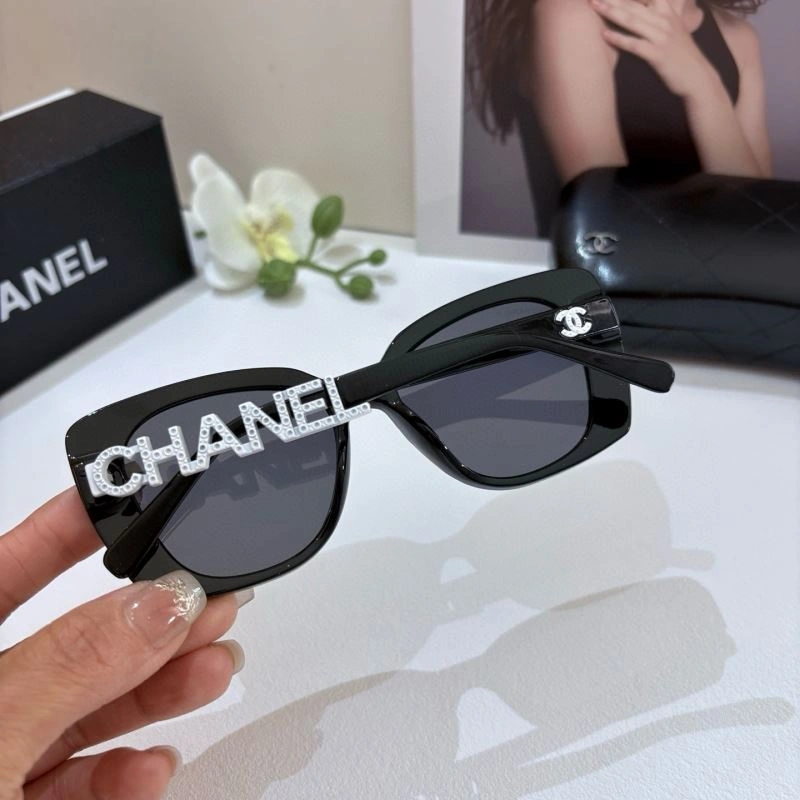 Fashionable Chanel Sunglasses 278006