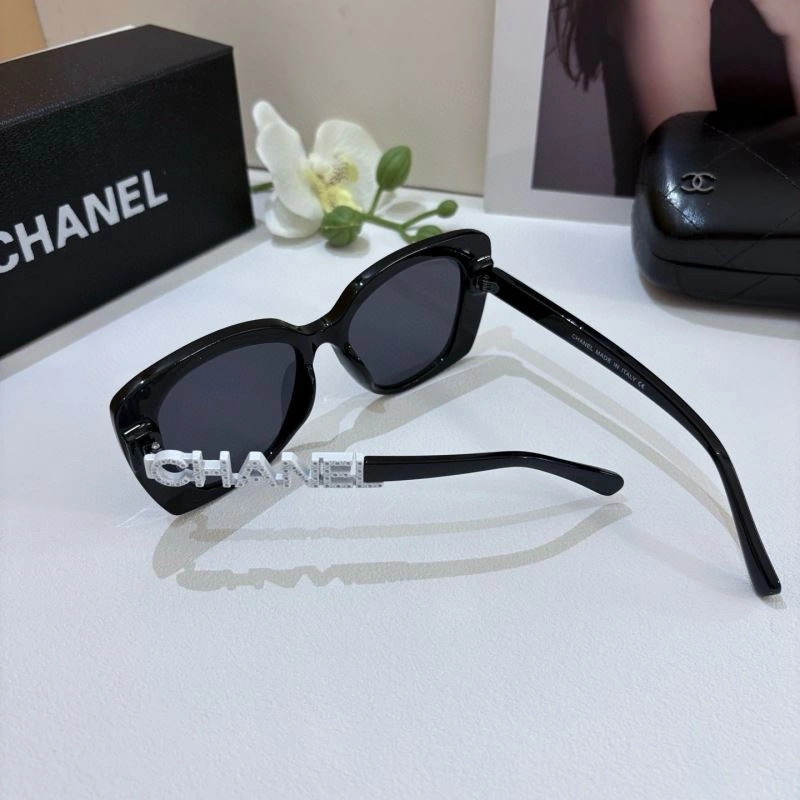 Fashionable Chanel Sunglasses 278006
