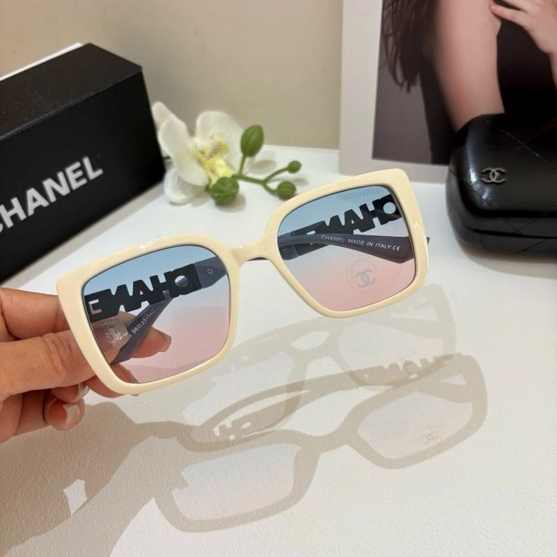 Snug Chanel Sunglasses 278007