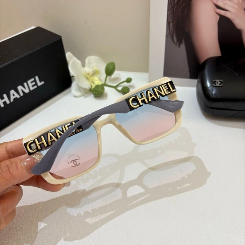 Snug Chanel Sunglasses 278007
