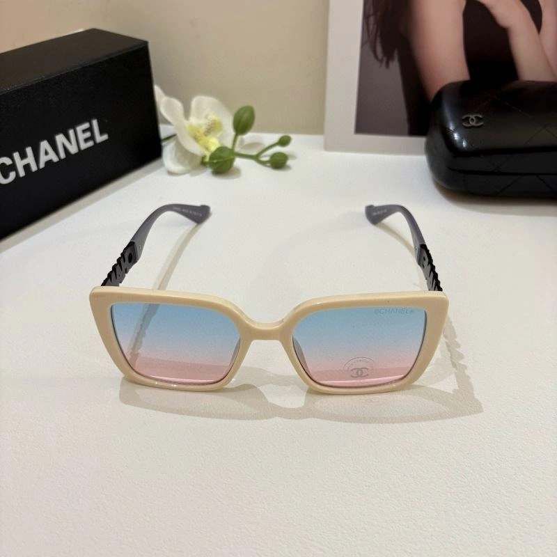 Snug Chanel Sunglasses 278007