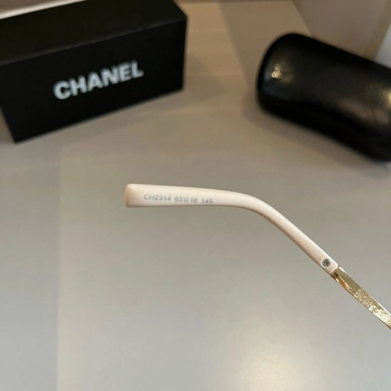 Chic Chanel Sunglasses 277996