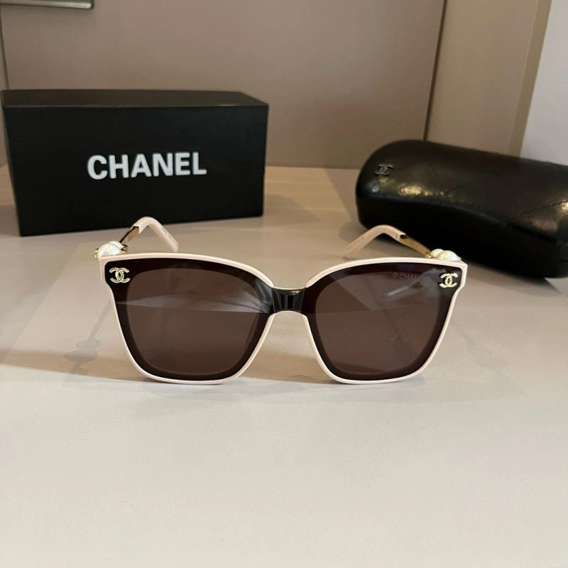 Chic Chanel Sunglasses 277996