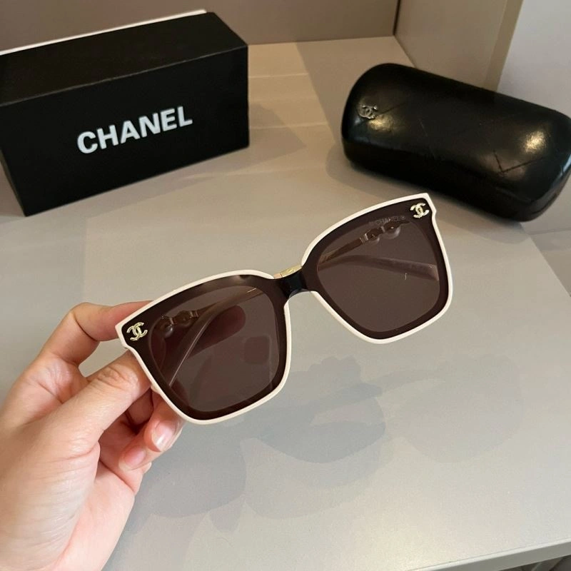 Chic Chanel Sunglasses 277996