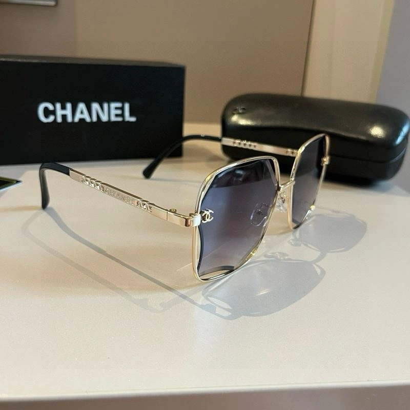 Chanel Sunglasses Minimalist 277981