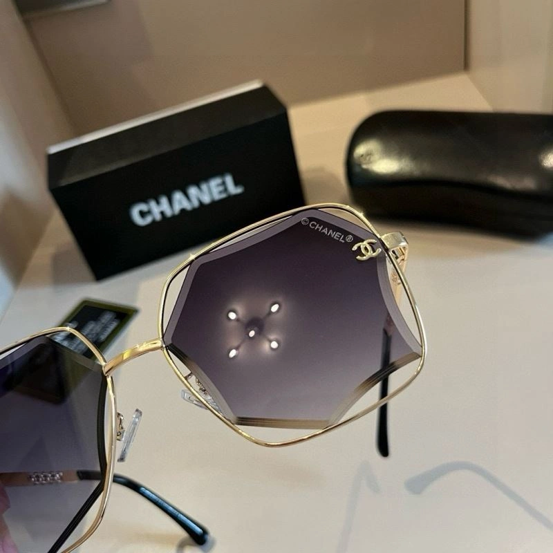 Chanel Sunglasses Minimalist 277981