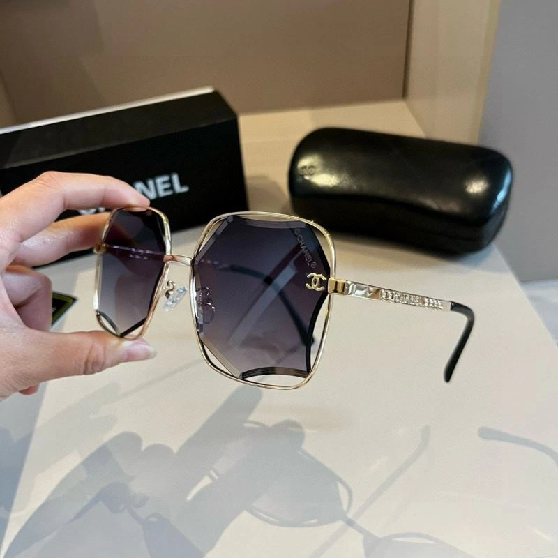 Chanel Sunglasses Minimalist 277981