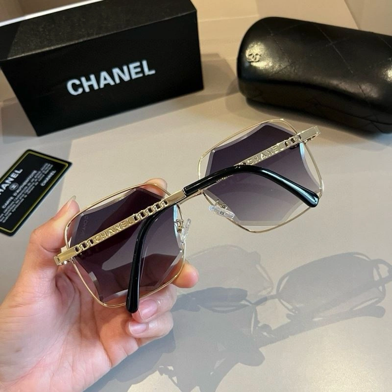Chanel Sunglasses Minimalist 277981