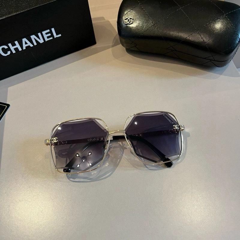 Chanel Sunglasses Minimalist 277981