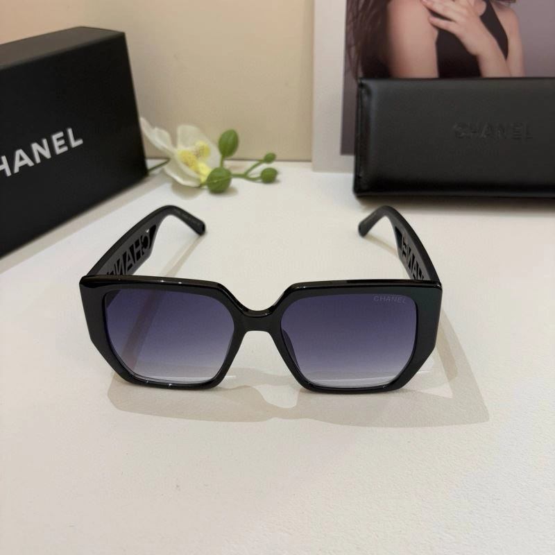 Seasonal Chanel Sunglasses 277983