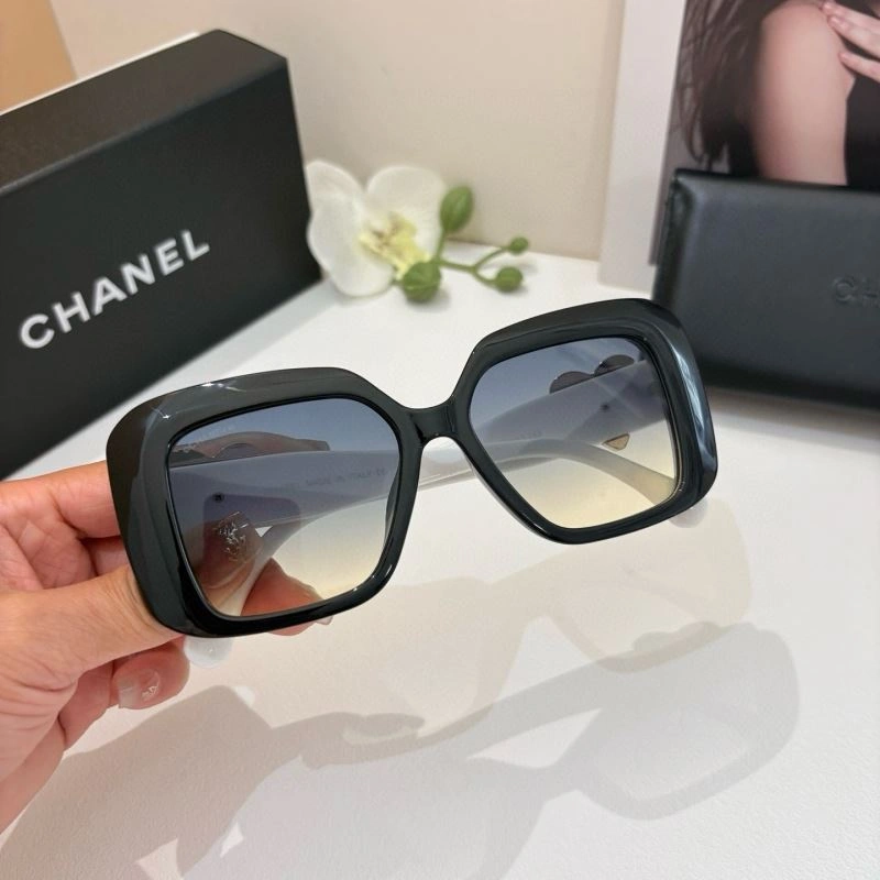 RelaxedFit Chanel Sunglasses 277992