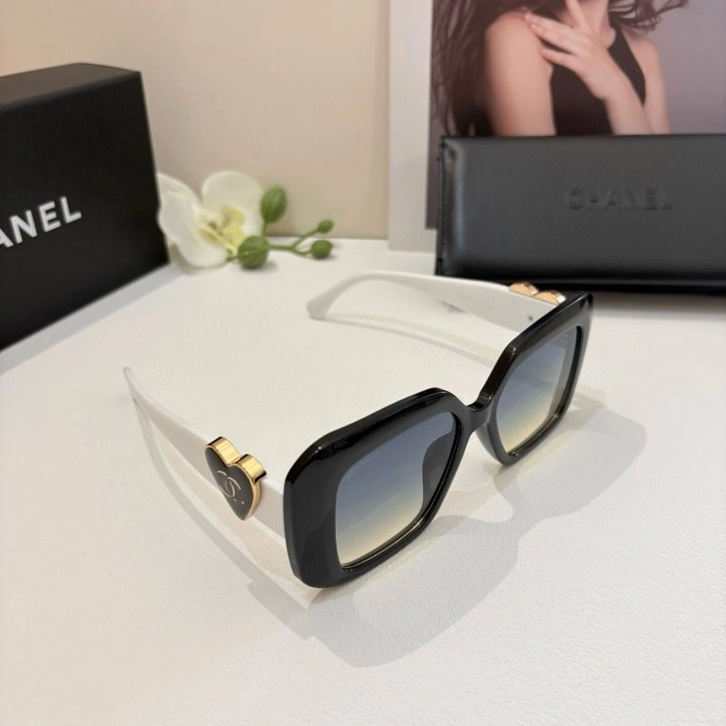 RelaxedFit Chanel Sunglasses 277992