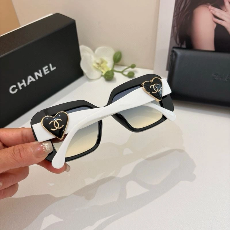 RelaxedFit Chanel Sunglasses 277992