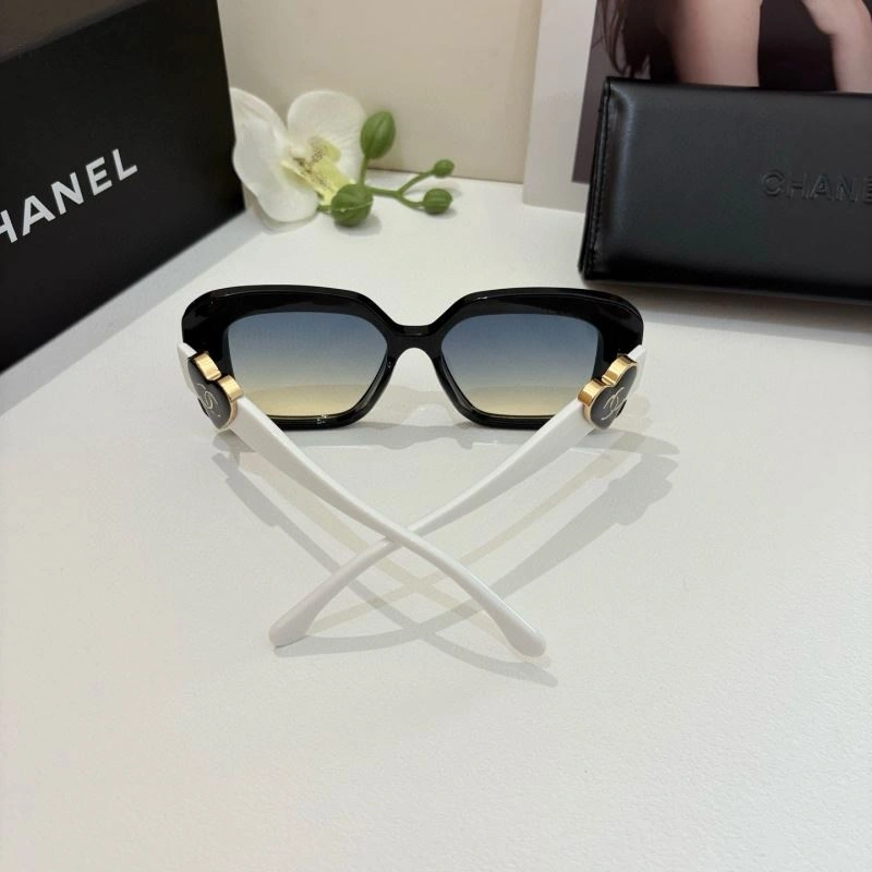 RelaxedFit Chanel Sunglasses 277992
