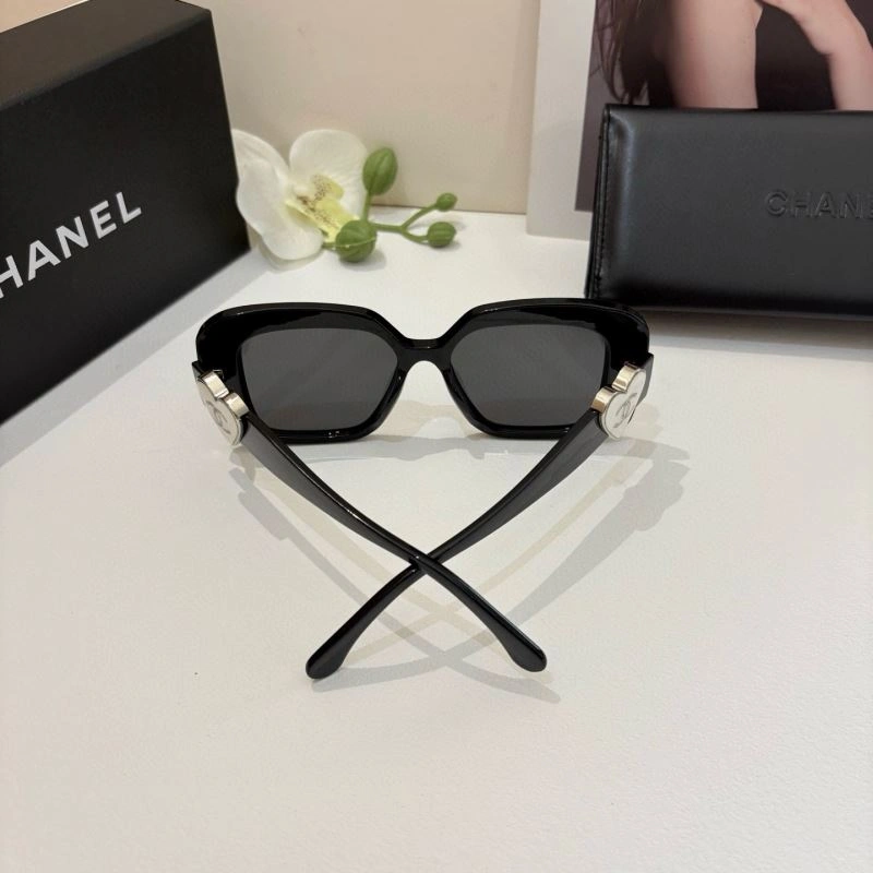 Elegant Chanel Sunglasses 277972