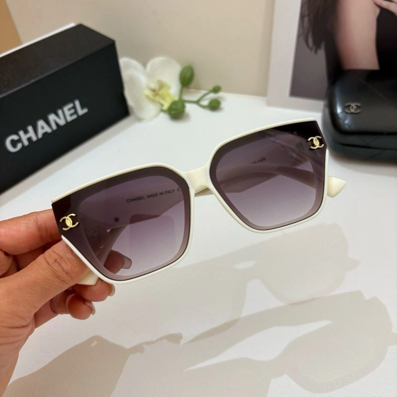 Bright Chanel Sunglasses 277964